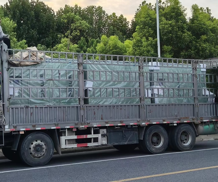 空压机发货及排气口安装调试